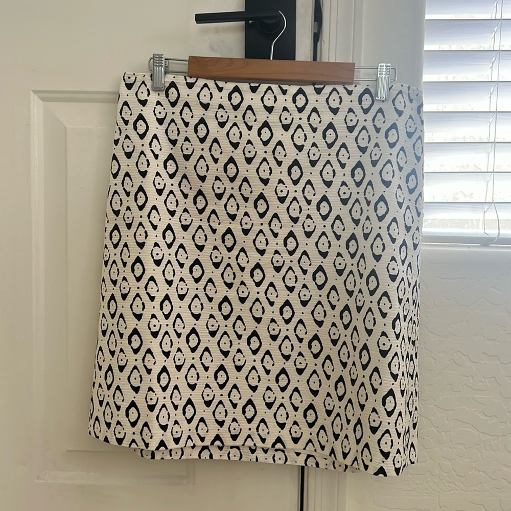 Ann Taylor Factory Black and Cream Pencil Skirt - EUC SZ 12